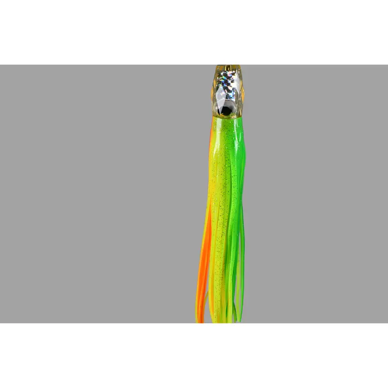 Dolphin Dixie Girl – Skirted Trolling Plug Designed For Dorado Action 1