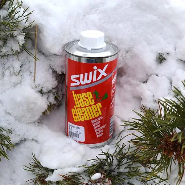 Swix Base Cleaner Solution – 500 Ml Bottle 1